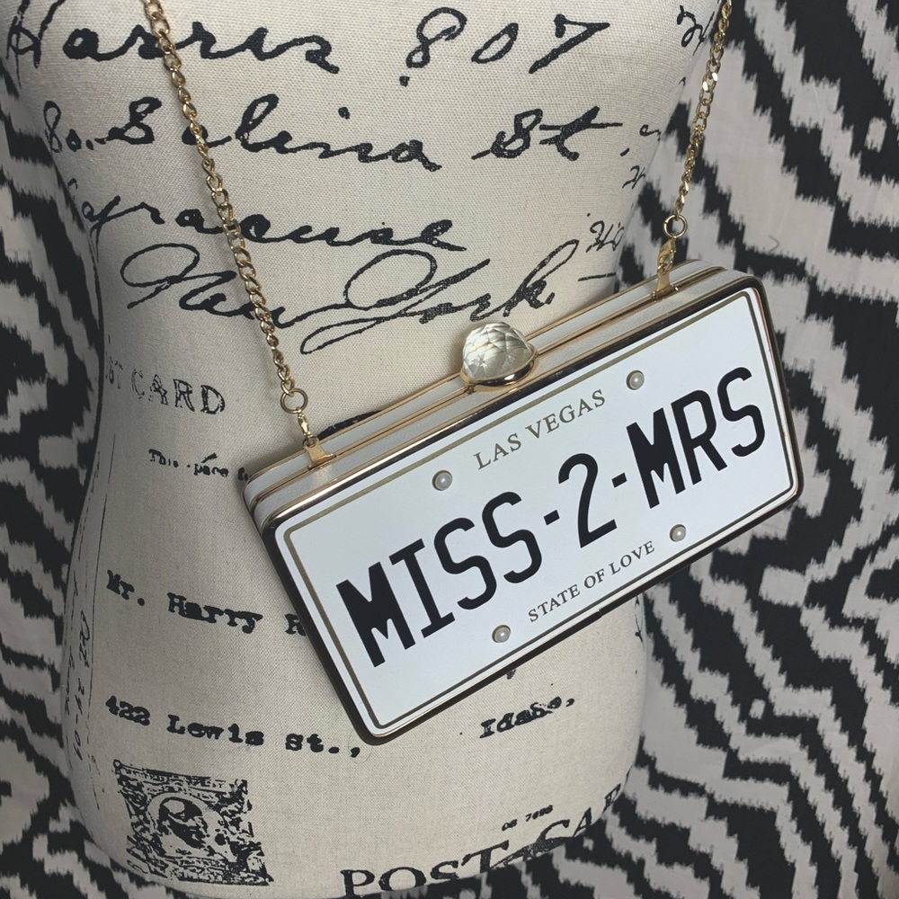 Miss 2 Mrs Purse